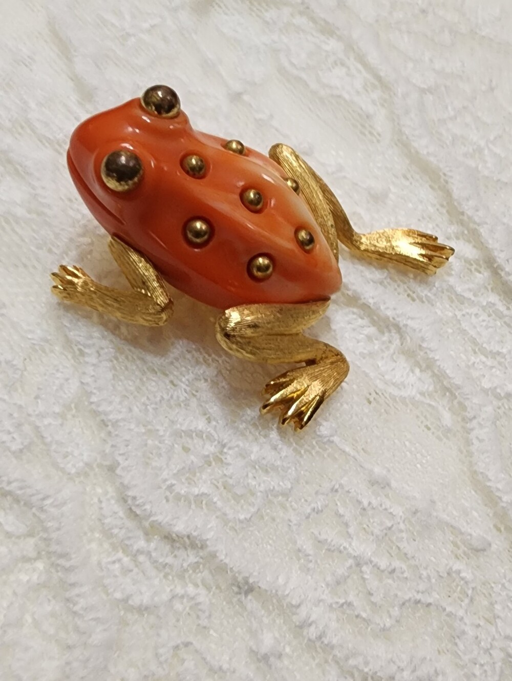 Crown Trifari Frog Brooch Orange (Lucite?) & Gold Toned RARE Vintage